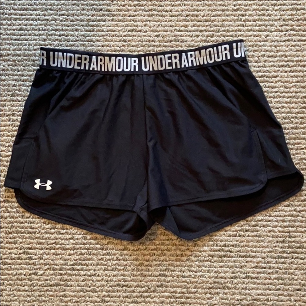 Black L under armour shorts